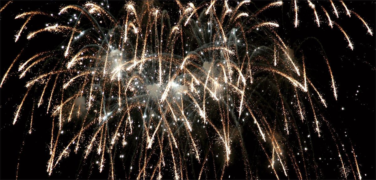 DesignScape - 2'x4' Golden Burst Firework - Apollo Design Made